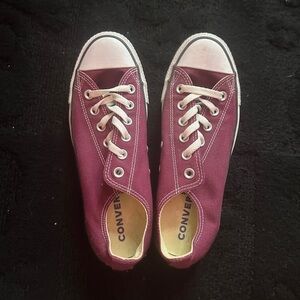 Converse never worn